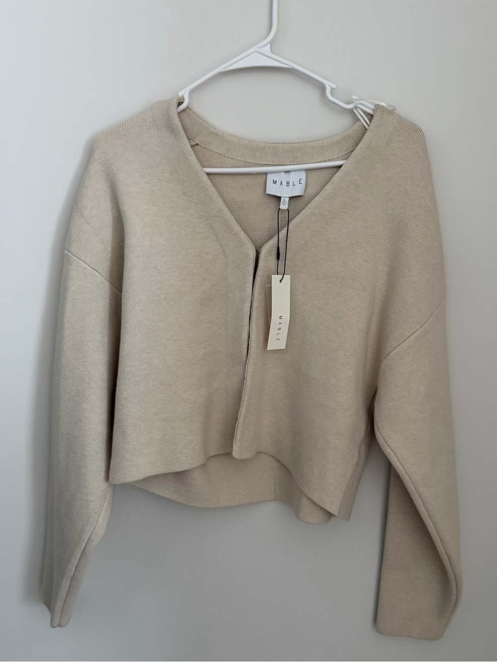 MABLE - Beige V-Neck Cropped Sweater - Women’s Large
